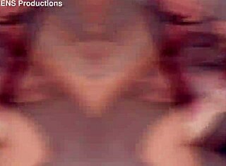 Chloe toma su primera DAP en acción salvaje de meadas 4 contra 1.