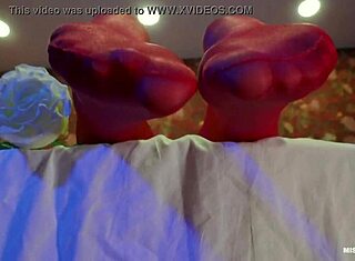 Ayak fetişi hayranları için hanımımın naylonlu bacaklarına bak