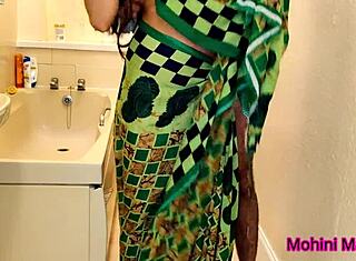 क्या मैंने अभी उसकी चूत में मल छोड़ा बाथरूम में चोदते हुए?