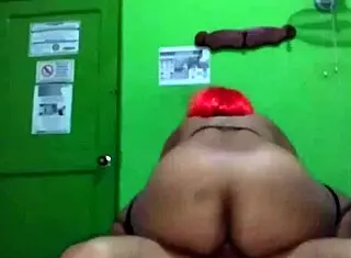 Madura Hace Lo Que Sea Para Tener Contento A Su Joven