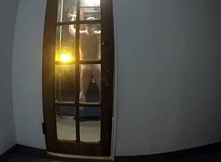 Gigi Breeze Performs Intense Blowjob At The Glory Hole!