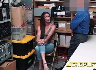 sofie říká, ohni mě a vyvrtej mě v kanceláři!