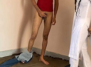 Amiche universitarie scopano figa in aula Full HD