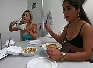 izabela pimenta, entre um video e outro, a gente come sem parar?