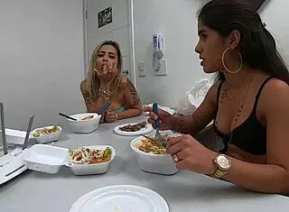 izabela pimenta, entre um video e outro, a gente come sem parar?