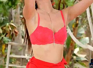 Yo Ashleigh Rae, vill du strippa utomhus för mig nu, het kanadensisk babe?