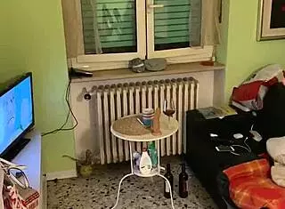 damn, shemale ecaterina pissing straight in the glass!