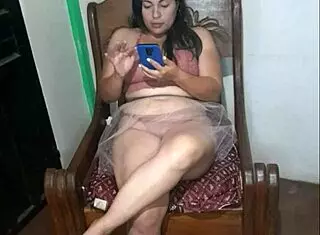 gordita latina milf masturbates her big ass nicely