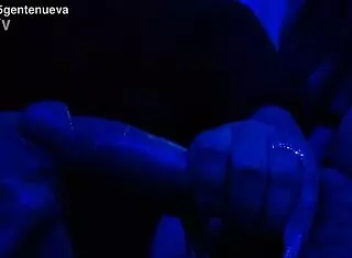 amateurs jóvenes dan gran mamada de verga en escena intensa