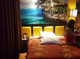 look at this peruvian beauty in her red corset, so sexy