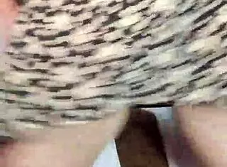 Teen 18+ Dances Energetic Reggaeton On Webcam