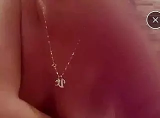 Milf Madura Gets So Turned On By Dildo Toys And Webcam Play