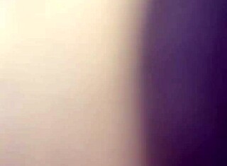 Reverse cowgirl jazda na obrovskom koku s veľkou zadkovou babou