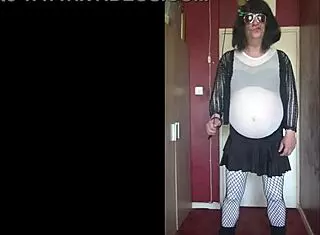 Bisexual Crossdresser Waiting To Be Filled With Piss