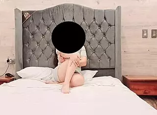 casting a latina while her boyfriend goes out with friends 😊