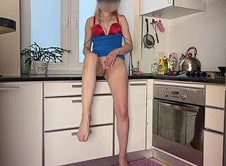 Yo, Fiica vitregă aranjează sex fierbinte pentru tatăl vitreg!