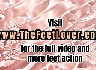 היי בייבי, ללקק לי את העקבים עכשיו!