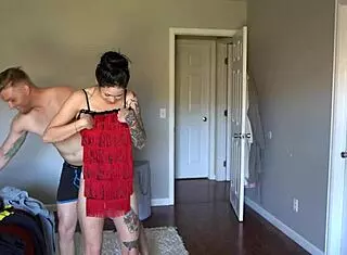 halloween vlog with tattooed couple and milf