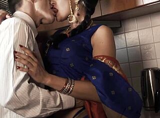 पाकिस्तानी गृहिणी बोलिवुड ट्यून पर हार्ड चोदाई