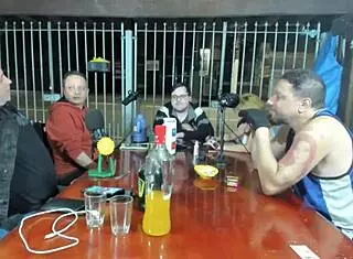 Amateur interviewer Dany Rio performs live blowjob on Bluezao podcast for 50 reais on Incancelaveis Podrecast