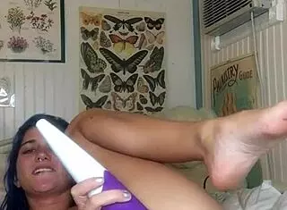 teen cassie higgs19 fucks dildo in bed, squirting cum in creampie masturbation