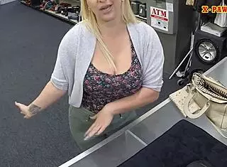 Check out this phat ass blonde getting nailed! 😍