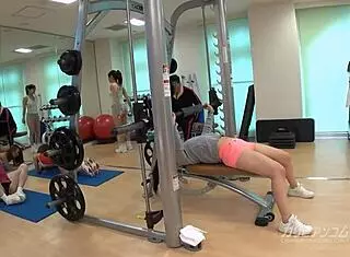 Time fuck bandit stops time in gym, intense ass action