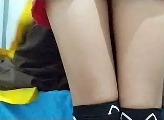 Megumin jerks off and cums deliciously!