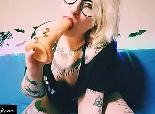 why am i sucking this dildo while getting so horny?