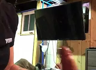 Amateur Wife Gives Handjob To Husband