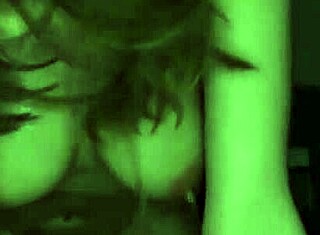 这个亚洲妹子巨乳如何在第一天搞定生猛自制性爱？