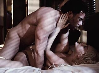 गॉर्जस Kenna James की चूत को स्पैंक करके हार्ड चोदना, वाह