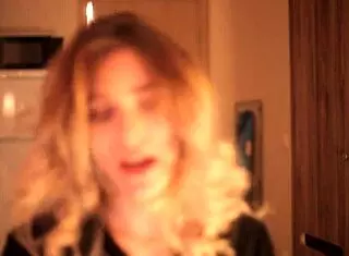 dancing camwhore rips clothes on stripcamz