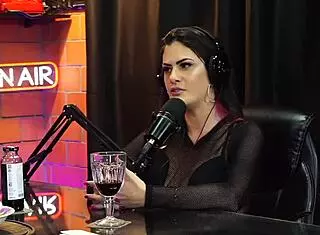 Acompanhante de casais fala sobre iniciar casais no swing amanda smell eleita a acompanhante mais sexy do brasil