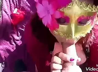 me encontraron tocandome en el bosque y me dieron verga