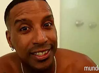 Três amigos transando na virada do ano