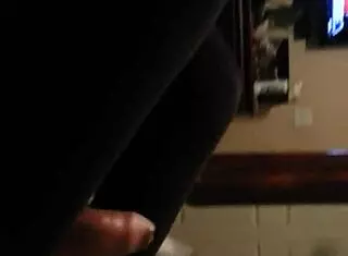 Wife's Bomb Footjob Ends in Cumshot