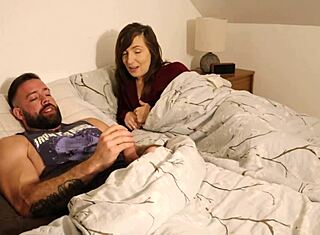 Sorpresa in Hotel: Figliastro Scopa la Matrigna!