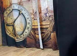 Look! Arab Woman In Hijab Masturbates At Work!