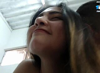 Щупал сводную золовку наедине и кончил ей на девственное лицо