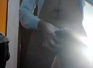 Teen Gives HOT HANDJOB To Cock