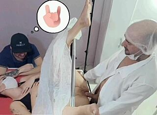 Вау! Муж ведет жену к жуткому гинекологу для шокирующего действия!