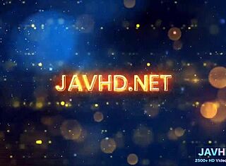 ディルドでオナニーしながら大きなチンポの体位を想像