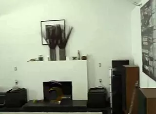 i expose my big titties to seduct the teen into bangin her