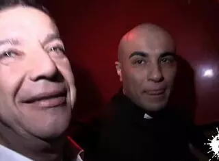 El Cura Se Va De Putas On The Street!