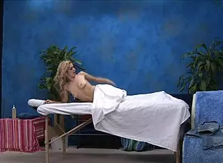 massage turns into hot sex 😘