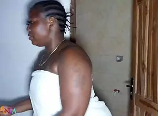 Staying indoors with stepmother leads to cumshot