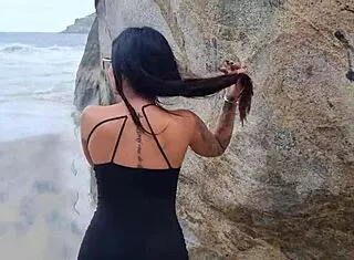 Amanda Souza's first time at nudist beach in Rio de Janeiro