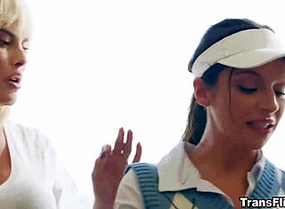 Trans Lucy Hart et April Olsen chauffent le lit avec des leçons sauvages