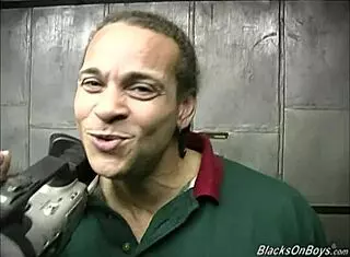 watch this gay interracial threesome bang?